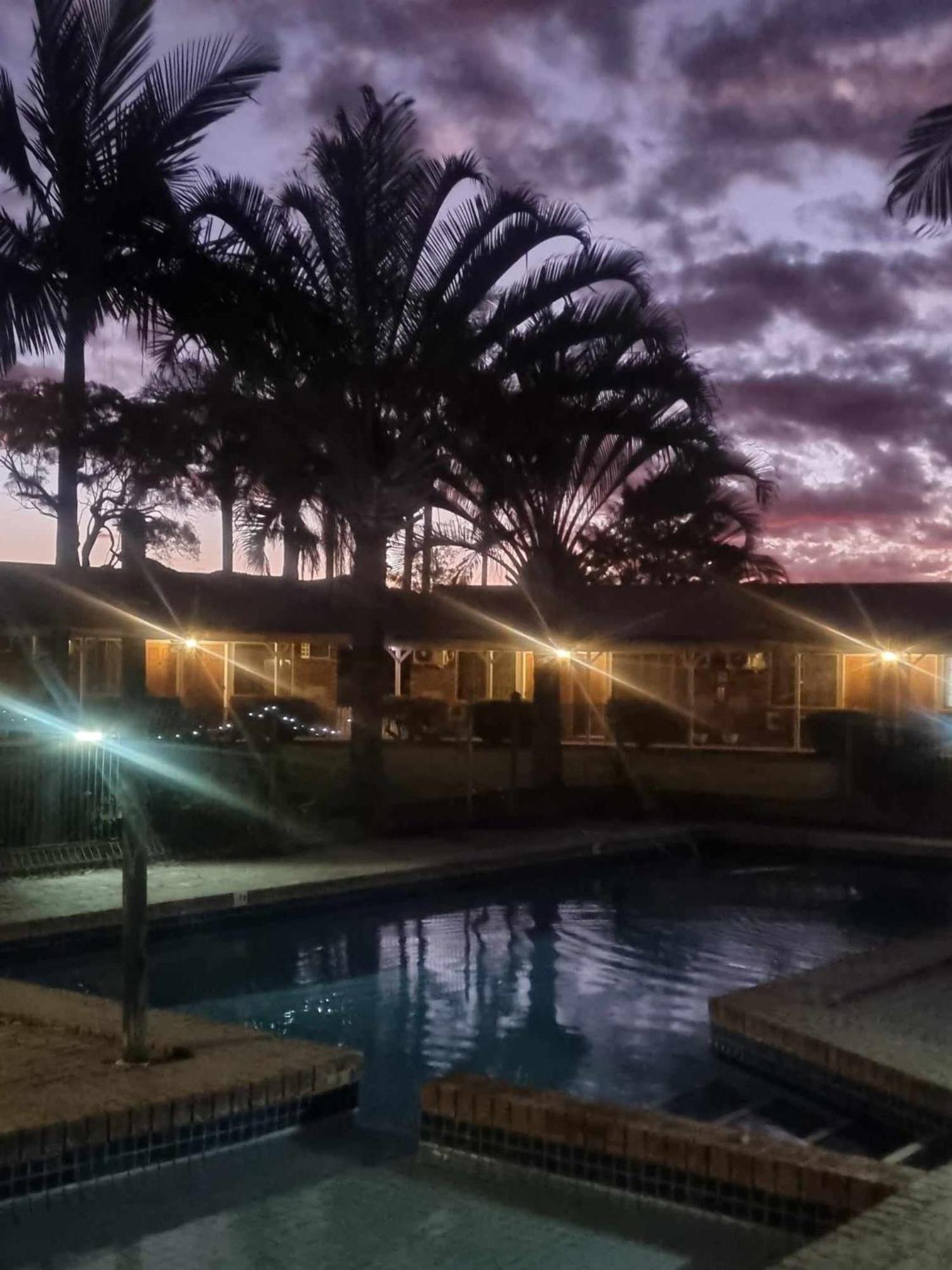 Bororen Koorawatha Homestead Motel المظهر الخارجي الصورة