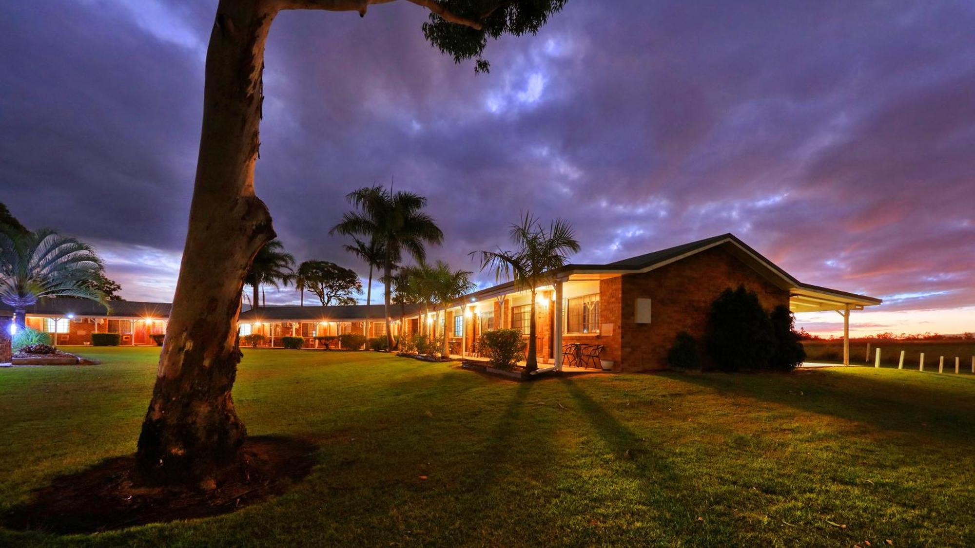 Bororen Koorawatha Homestead Motel المظهر الخارجي الصورة
