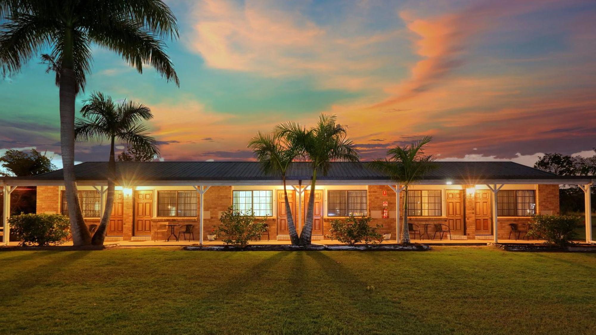 Bororen Koorawatha Homestead Motel المظهر الخارجي الصورة
